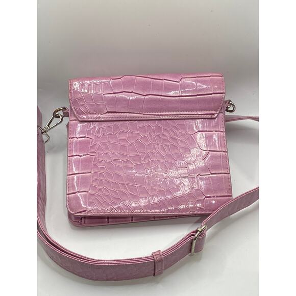 HVISK Women's Pastel Purple Faux-Leather Cayman Pocket Crossbody Purse - Picture 3 of 10